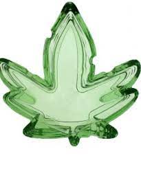 GLASS LEAF SHAPED ASHTRAY